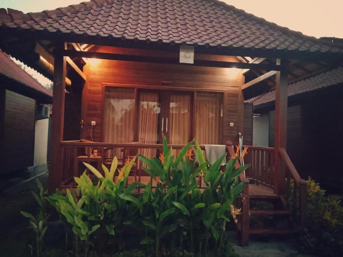 Svaha Nusa Guest House Нуса-Лембонган Экстерьер фото
